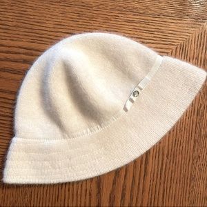 GAP Winter White Hat